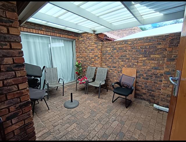 3 BEDROOM APARTMENT FOR SALE IN BRACKENDOWNS